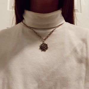 gold star charm necklace